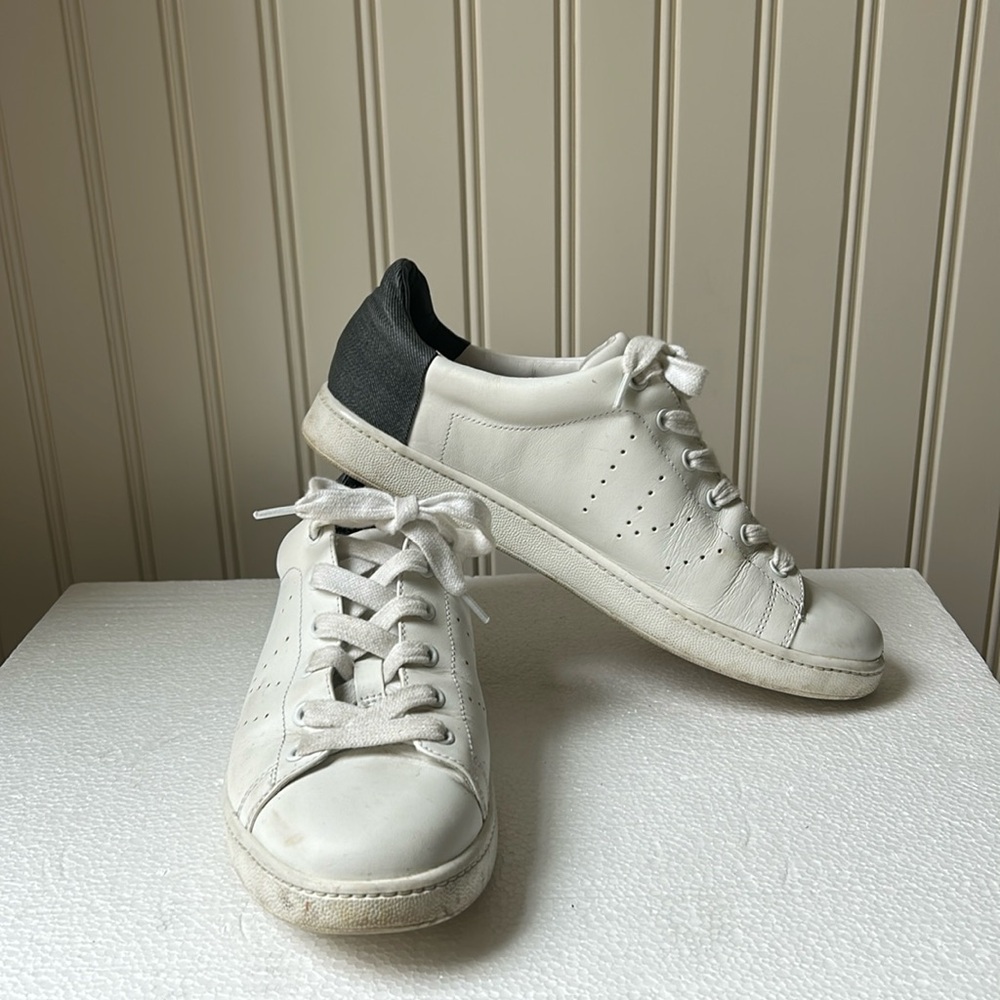 VINCE womens VARIN leather lace up Sneakers Denim look size 8.5 white grey